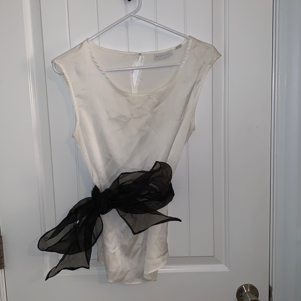 Cute Event sleeveless shirt!! Bow!